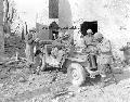 Soldiers eating around a jeep in Italy. Diorama ksztk figyelmbe! :o)